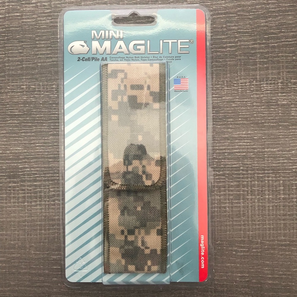 NWT!  Mini MAGLITE Flashlight Belt Holster.